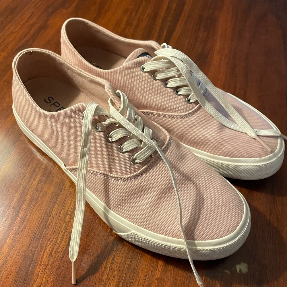 Sperry Captain’s CVO Sneaker in Rose Dust